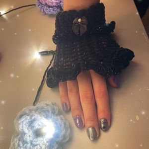 Crochet black fingerless ruffled stylish gloves